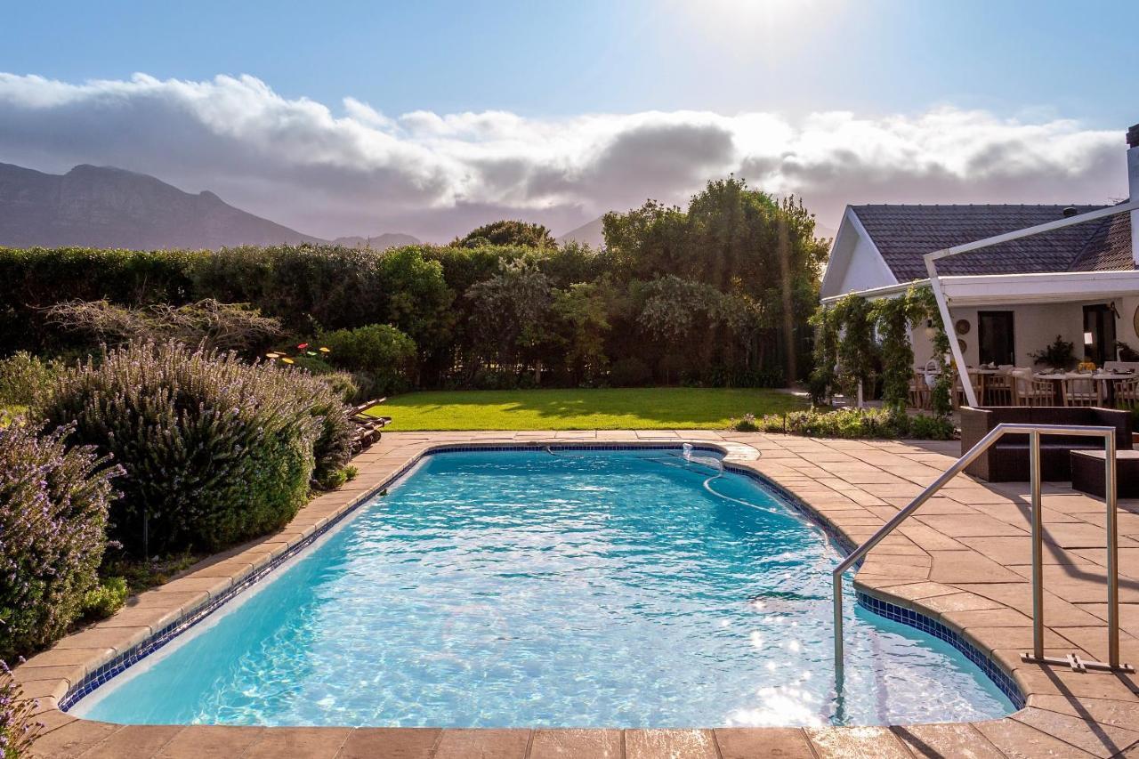 The Dongola Guesthouse Cape Town Bagian luar foto